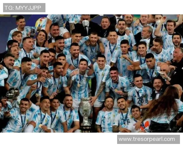 从古至今足球巨星的辉煌历程与排名解析