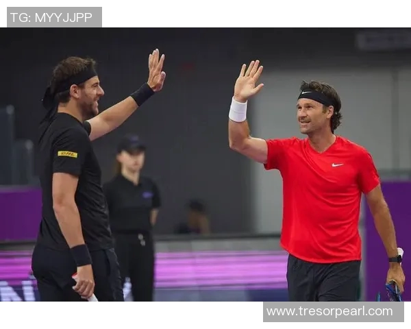 杭州网球队实力引发热议球迷对比赛表现与训练成果的争论 杭州网球队实力引发热议球迷对比赛表现与训练成果的争论